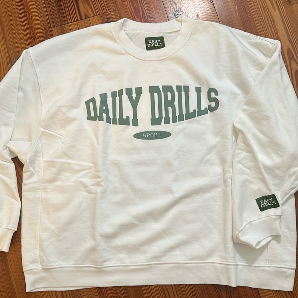 Daily drills oversized sport crew white Unopened has tags, accidentally bought 2